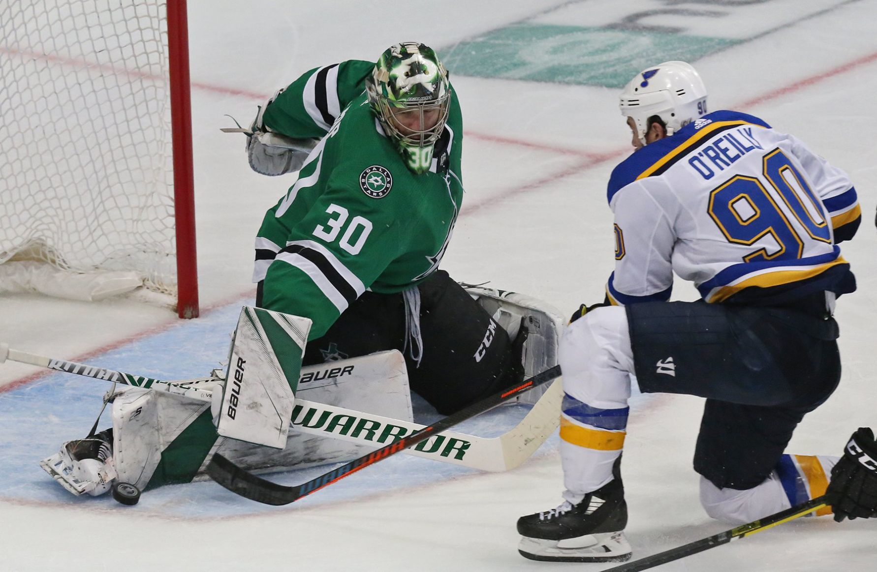 Blues and Stars skate in Game 3 of their playoff